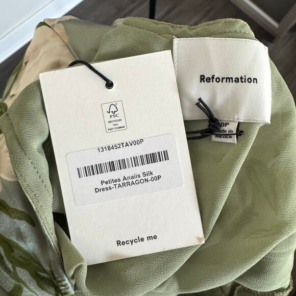 Reformation Anaiis Silk Maxi Dress 0 P NEW Tarragon Floral Open Back High Neck - Picture 6 of 7